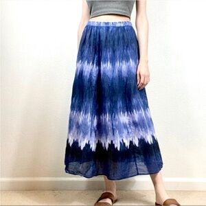 EUC Chico’s Tie Dye Maxi Skirt Women’s Size Large Crinkle Pull On Elastic Waist